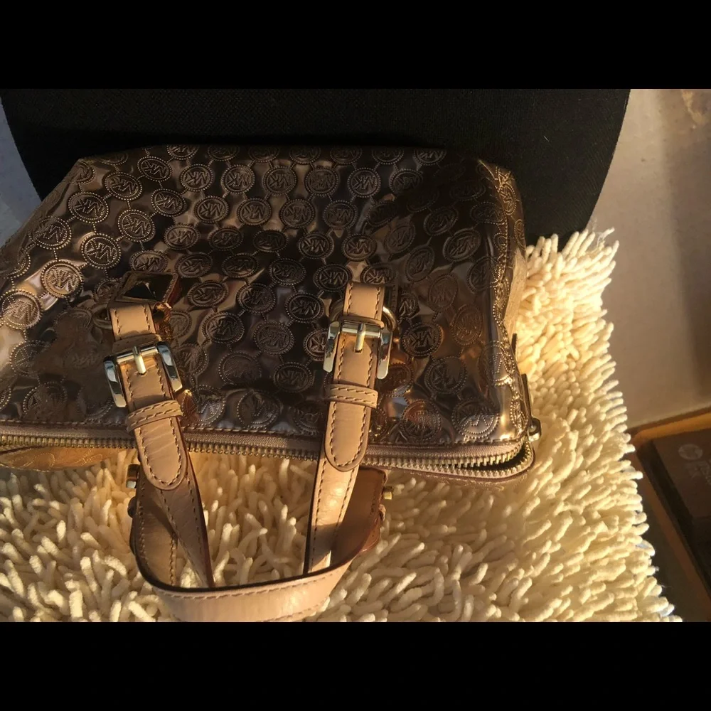 Handbag - Picture 2 of 8